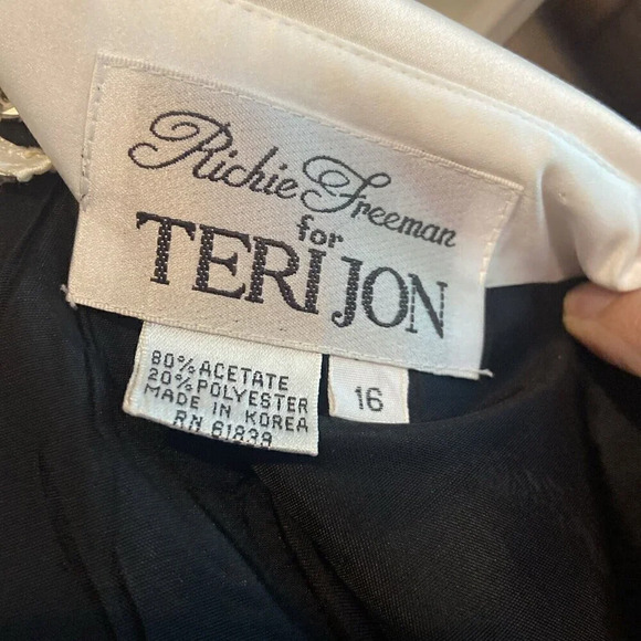 Teri Jon Rickie Freeman Formal Cream Satin & Black Plus Size 16 Shift Dress - Picture 2 of 8